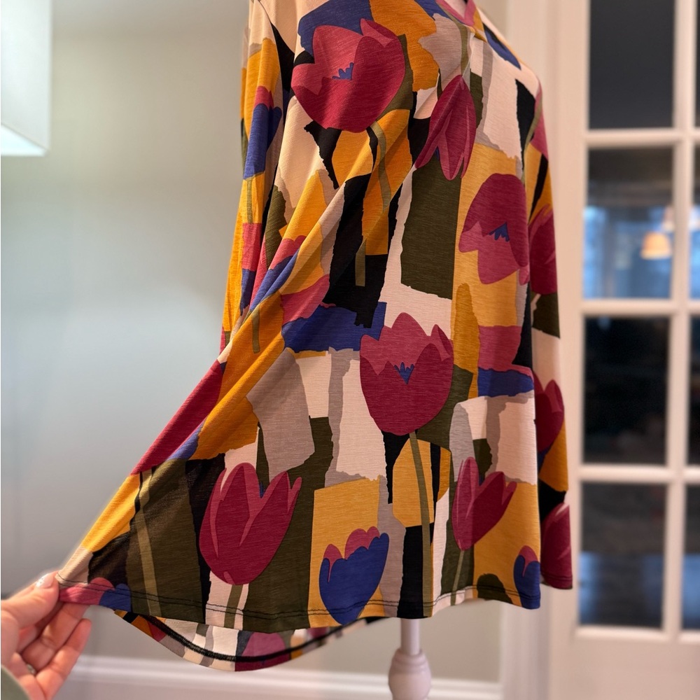 NWT Dear Scarlett Women's Boutique Abstract Floral Tunic Blouse Long Sleeves XL - Picture 4 of 16